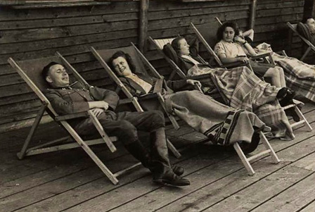 Auschwitz Relax